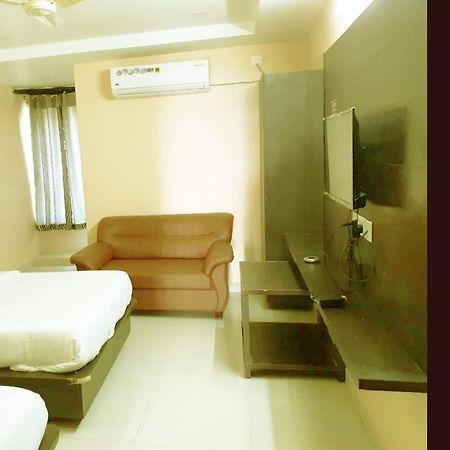 Vishnu Residency Mancherial Mancherāl Eksteriør billede