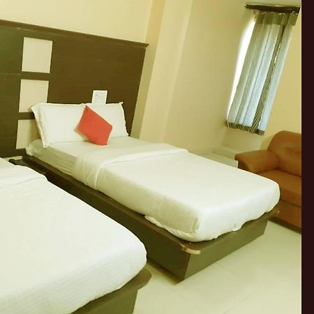 Vishnu Residency Mancherial Hotel Mancherāl Eksteriør billede